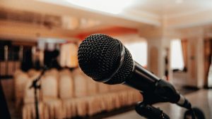 Public Speaking Mastery: Tingkatkan Kepercayaan Diri dengan Teknik NLP
